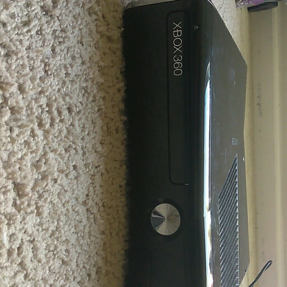 Xbox 360 - Picture 7 of 8